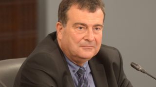 Здравното министерство подготвя процедура за лечение на болни от коронавирус извън болниците