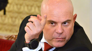 След изслушването на Гешев в парламента: За какво изобщо ни е главен прокурор