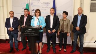 Политическото напрежение: Нинова ще върне мандата след 10 септември, ако няма подкрепа (хронология)