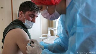 Как руската RT се опитва да създава паника в Германия за ваксинирането