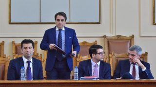 Служебният премиер би влязъл в партия на Кирил Петков и Асен Василев