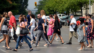 "Сериозна, но не извън контрол": Заради COVID ситуацията ще има нови мерки от 7 септември