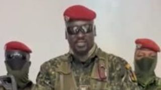 Думбуя - подполковникът, направил преврат, защото "много хора умряха напразно"