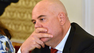 Гешев обмисля да сезира Конституционния съд заради отнетото му бюро за защита