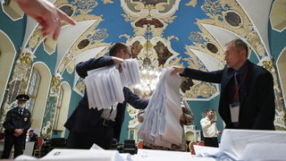 Партията на Кремъл губи подкрепа на изборите в Русия, подем за комунистите според екзит пол