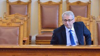 Коронавирусът в България: министърът на образованието призова ученици със симптоми да не се държат в клас (хронология)