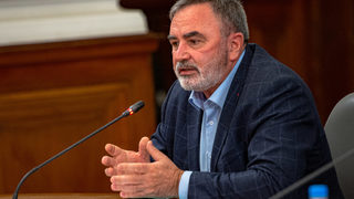 Коронавирусът в България: масова имунизация с трета доза засега не е необходима