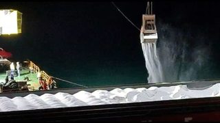 Четири пъти над нормата са азотните съединения в морето до кораба Vera Su (допълнена)