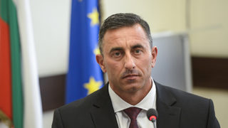 Шефът на НАП обеща след изборите повече разяснения за продажбата на фирмата си