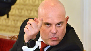 Прокуратурата проверява ремонта на "Ларгото", ще разпитва 800 свидетели за "Автомагистрали"