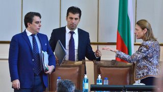Депутатската битка в София: Лидери, познати лица, Кирил Петков, Ицо Хазарта и основателят на "Майко мила"
