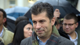 Веднага след изборите Кирил Петков ще потърси контакт със Слави Трифонов и Корнелия Нинова