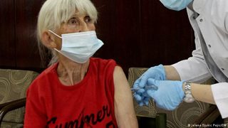 Как Сърбия разви ваксионационен туризъм
