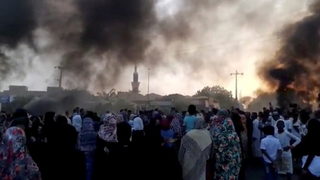 В Судан е в ход нов преврат, военните спряха интернет и затвориха летището