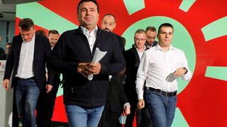Оставката на Заев засега не връща ВМРО-ДПМНЕ на власт, но обърква балкански планове