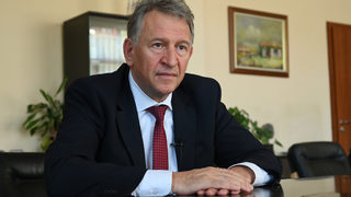 Стойчо Кацаров, министър на здравеопазването: Мерките срещу COVID-19 работят, няма причина да ги променяме