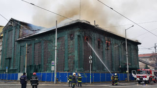 Фандъкова глобява с 200 хил.лева собственика <span class="highlight">на</span> бившия театър "Ренесанс"