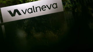 Коронавирусът по света: ЕС одобри договор с "Валнева" за ваксина, различна от досегашните