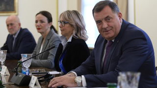 В босненската криза САЩ отново се показаха като по-решителни от ЕС