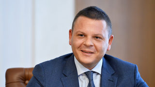 Цитат <span class="highlight">на</span> деня: <span class="highlight">На</span> цената <span class="highlight">на</span> апартамент <span class="highlight">в</span> Бургас Домусчиев взе пристанище