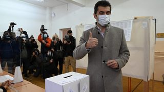 Интригата след изборите: три възможни варианта