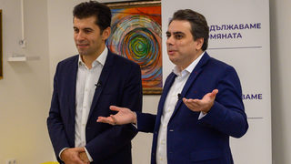 Надеждата за кабинет, а не харизмата, може би донесе победата на "Продължаваме промяната"