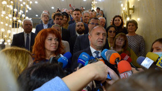 "Ще влезем в учебниците с изборната си пасивност"