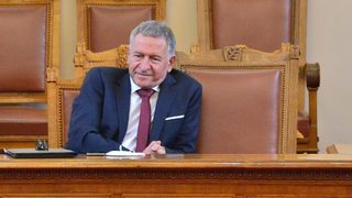 Извънкласните обучения и занимания се разрешават от 1 декември