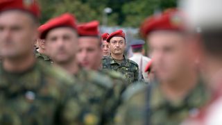 Преговорите за кабинет: Армията ще става еко и модерна, с по-високи заплати