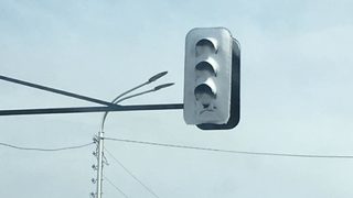Почистваща фирма за светофарите?