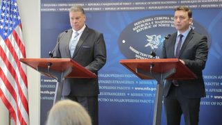 Заев спаси мнозинството с нов партньор, САЩ поискаха бързо начало на преговорите с България