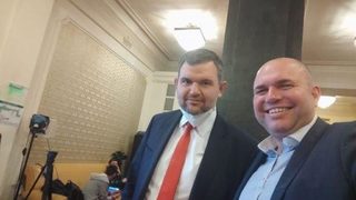 Предозиране: Да си направиш селфи с Пеевски
