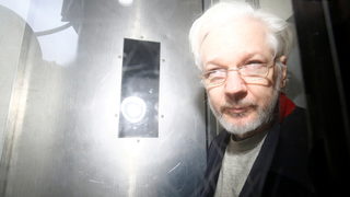 Британски съд разреши Асанж да бъде екстрадиран в САЩ