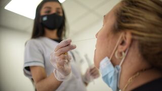 Засега има подозрения, но не и потвърдени случаи на Омикрон в България