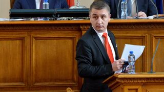 Месеци или години: ГЕРБ и управляващите спориха кой е виновен, че няма газова връзка с Гърция