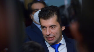 Кабинетът променя COVID плана: интензивните легла и болните медици ще са критерии за мерки