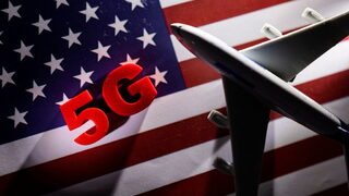 Авиокомпании трескаво пренареждат полети до САЩ заради 5G
