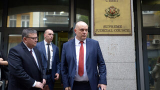 Прокуратурата започна проверка на Цацаров, чака информация от ДАНС