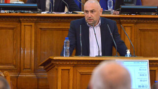 Парламентът промени данъците за ваучери за храна, стоки за армията и COVID-19