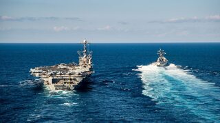 САЩ предадоха под командване на НАТО ядрен самолетоносач за маневри, започващи днес