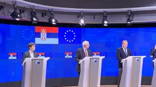 Евросъюзът поиска от Сърбия избори, на които да участват всички