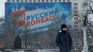Партията на Путин предложи Русия да доставя оръжия в Донбас