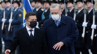 От изборите до "кучешката колиба" в НАТО: Ердоган зависи от кризата с Украйна