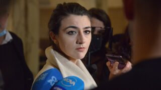 Лена Бориславова: Не може никой от коалиционните партньори да тропва с краче