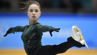 Руската фигуристка Валиева тренира с поглед към златото въпреки допинг съмненията