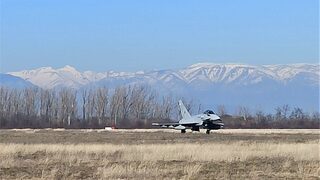 Испанските изтребители, охраняващи България, са вдигнати по тревога заради чужди самолети над Черно море