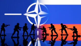 Украйна поиска спешна среща с Русия, посланик на Киев направи объркващи коментари за НАТО
