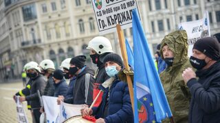 Полицаи и пожарникари ще протестират в два поредни дни заради бюджета