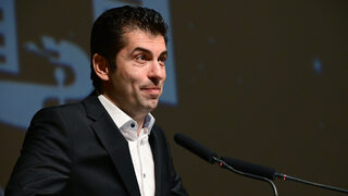 Кирил Петков препоръча на българите в Украйна да напуснат страната