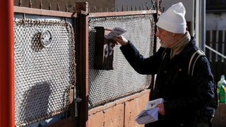 Унгарската опозиция агитира със самиздат из селата врата по врата